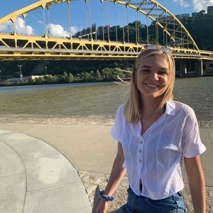 Meet your Posher, Julia